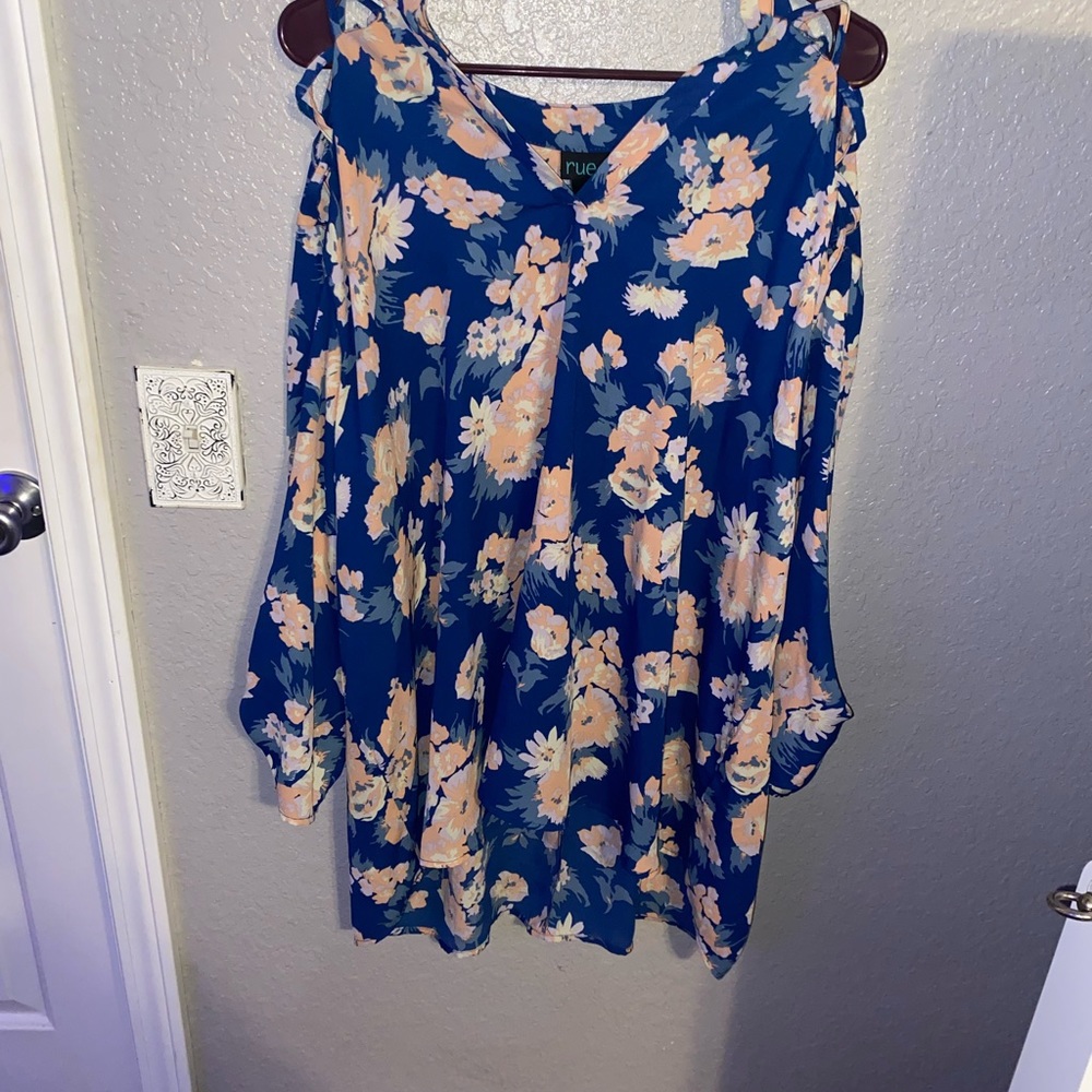 Rue21 blouse with floral